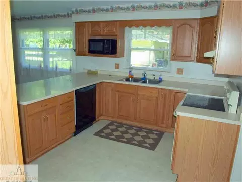 1691 Sherbrook Rd, Lansing, MI 48906 photo 2