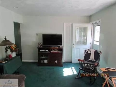 15089 Chetwyn, Lansing, MI 48906 photo 4