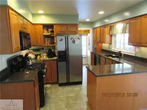 15089 Chetwyn, Lansing, MI 48906 photo 5