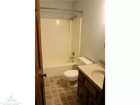 200 Manchester, Dewitt, MI 48820 photo 18