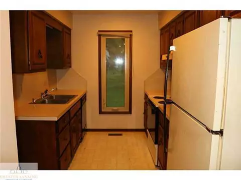 200 Manchester, Dewitt, MI 48820 photo 5