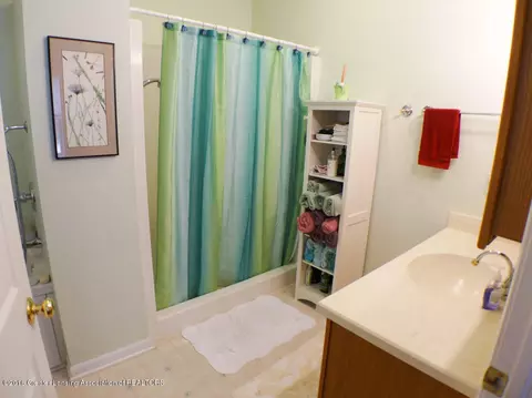 600 E Holmes Rd, Lansing, MI 48910 photo 10