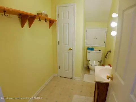 600 E Holmes Rd, Lansing, MI 48910 photo 7