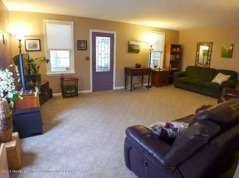 600 E Holmes Rd, Lansing, MI 48910 photo 6