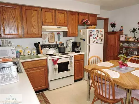 12201 S Francis Rd, Dewitt, MI 48820 photo 6