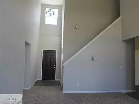 6725 Thunder Ln, Lansing, MI 48906 photo 2