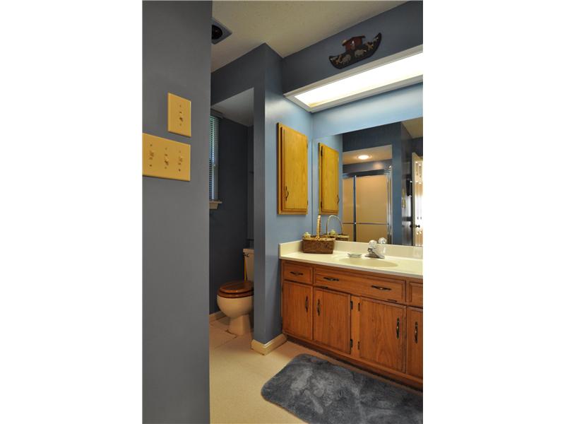 2244 E Cape Cod Dr, Bloomington, IN 47401 photo 7