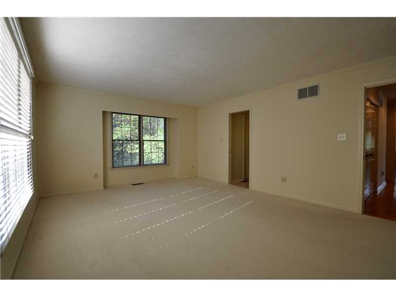 2244 E Cape Cod Dr, Bloomington, IN 47401 photo 4