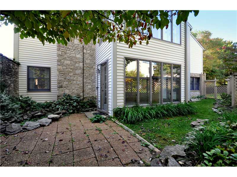 2244 E Cape Cod Dr, Bloomington, IN 47401 photo 9