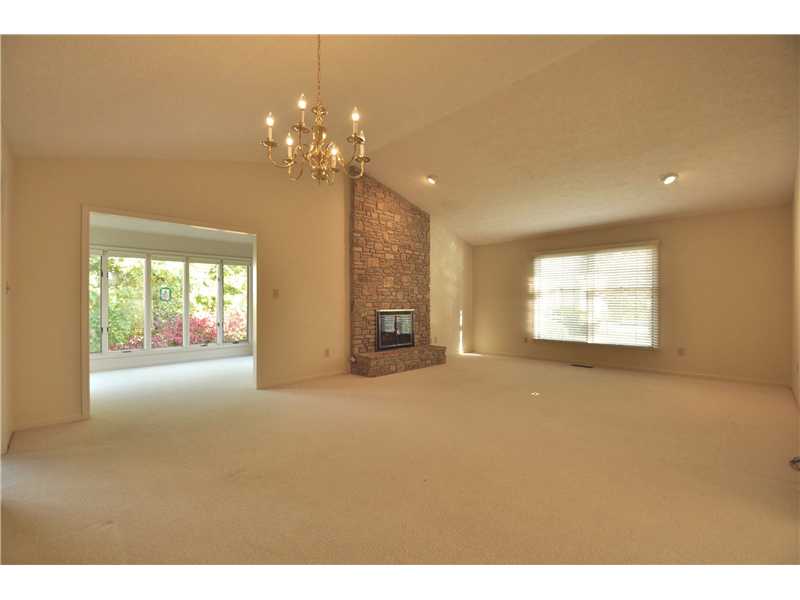 2244 E Cape Cod Dr, Bloomington, IN 47401 photo 1