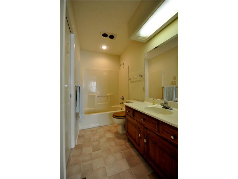2244 E Cape Cod Dr, Bloomington, IN 47401 photo 5
