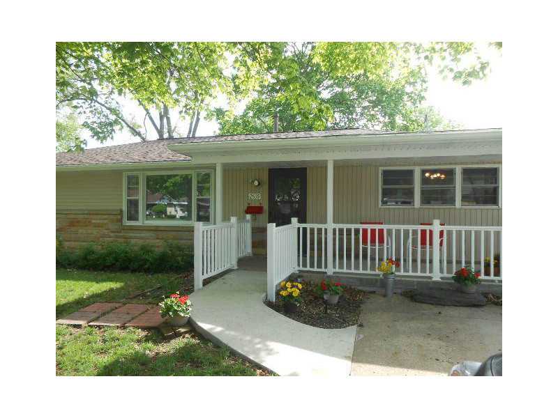 2535 Franklin St, Columbus, IN 47201 photo 1