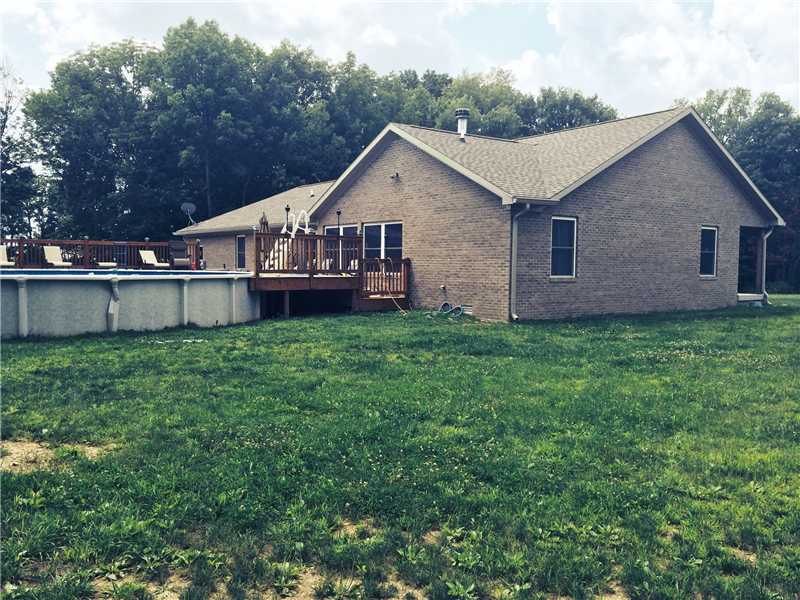 215 E Maple St, Roachdale, IN 46172 photo 3