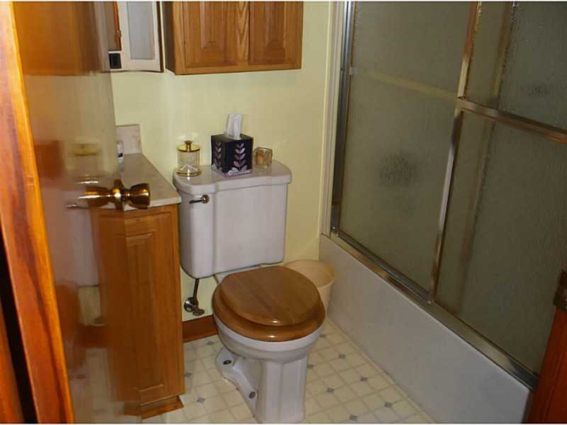 688 N Pendleton Ave, Pendleton, IN 46064 photo 5