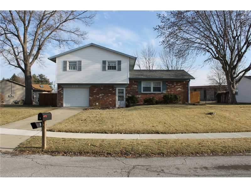 204 Lancelot Dr, Franklin, IN 46131 photo 1