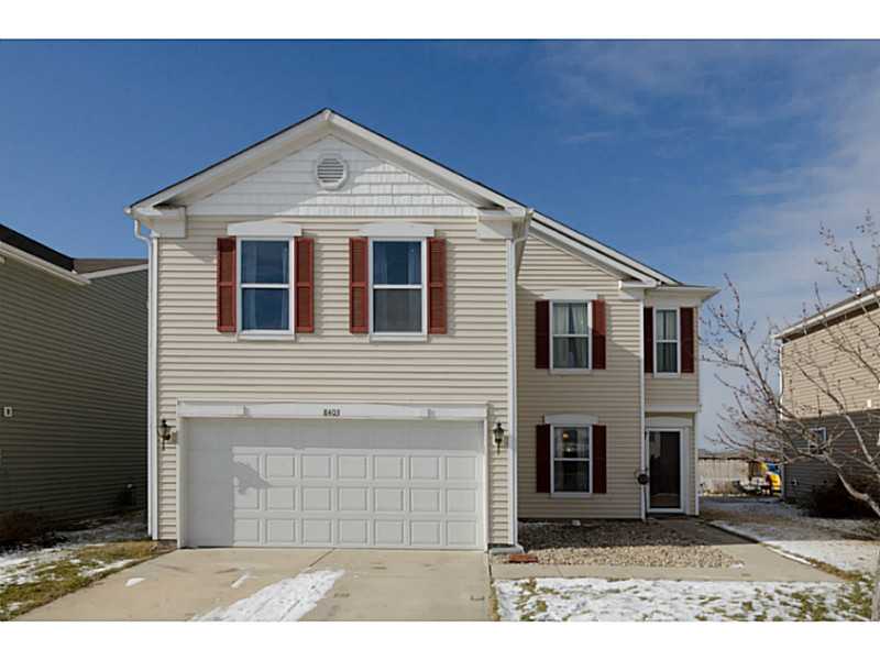 8403 S Firefly Dr, Pendleton, IN 46064 photo 1