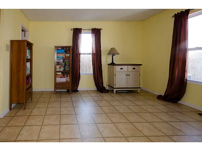 8403 S Firefly Dr, Pendleton, IN 46064 photo 7
