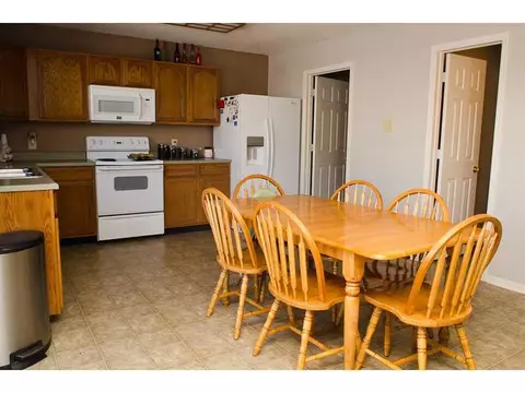 8114 S Firefly Dr, Pendleton, IN 46064 photo 7