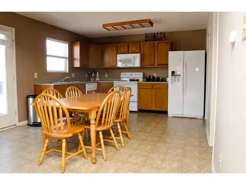 8114 S Firefly Dr, Pendleton, IN 46064 photo 6
