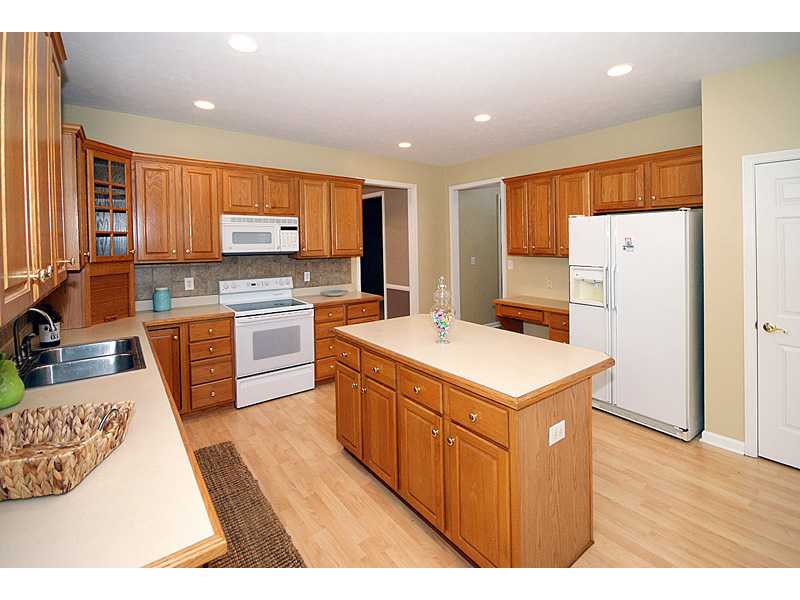 11570 Sutton Place E Dr, Carmel, IN 46032 photo 4