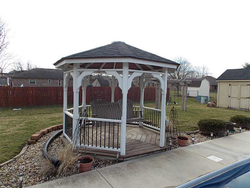 523 Summit Dr, Plainfield, IN 46168 photo 3