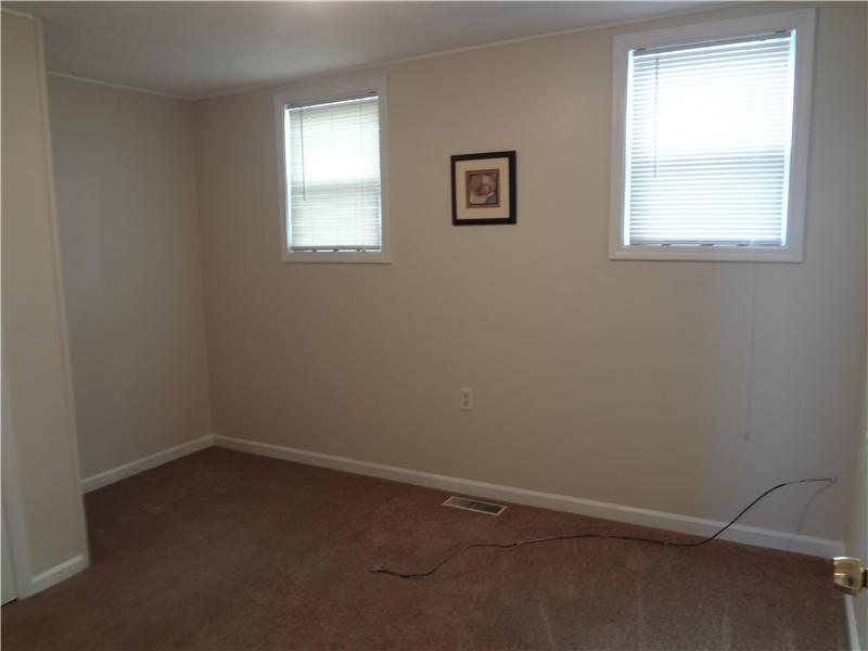 106 W Junction St, Maxwell, IN 46154 photo 8