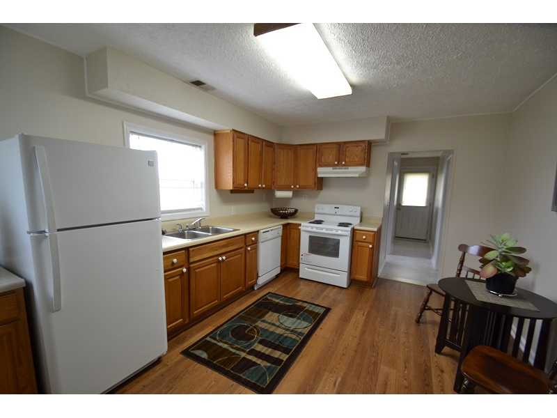 106 W Junction St, Maxwell, IN 46154 photo 5