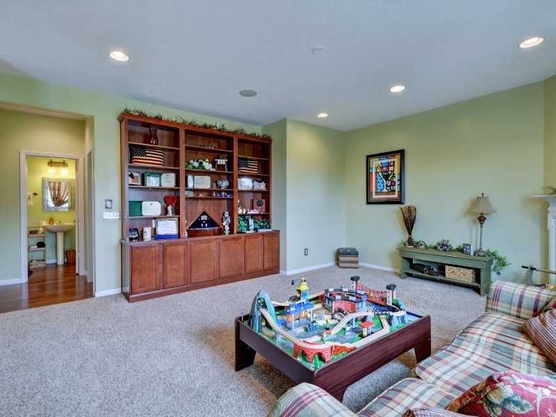 12939 Clairmont Dr, Fishers, IN 46037 photo 10