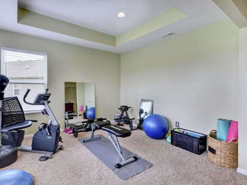 12939 Clairmont Dr, Fishers, IN 46037 photo 14