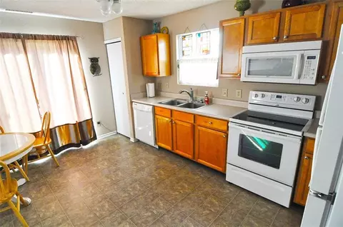 9585 W Constellation Dr, Pendleton, IN 46064 photo 4