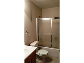 1030 Beechtree Dr, Columbus, IN 47203 photo 4