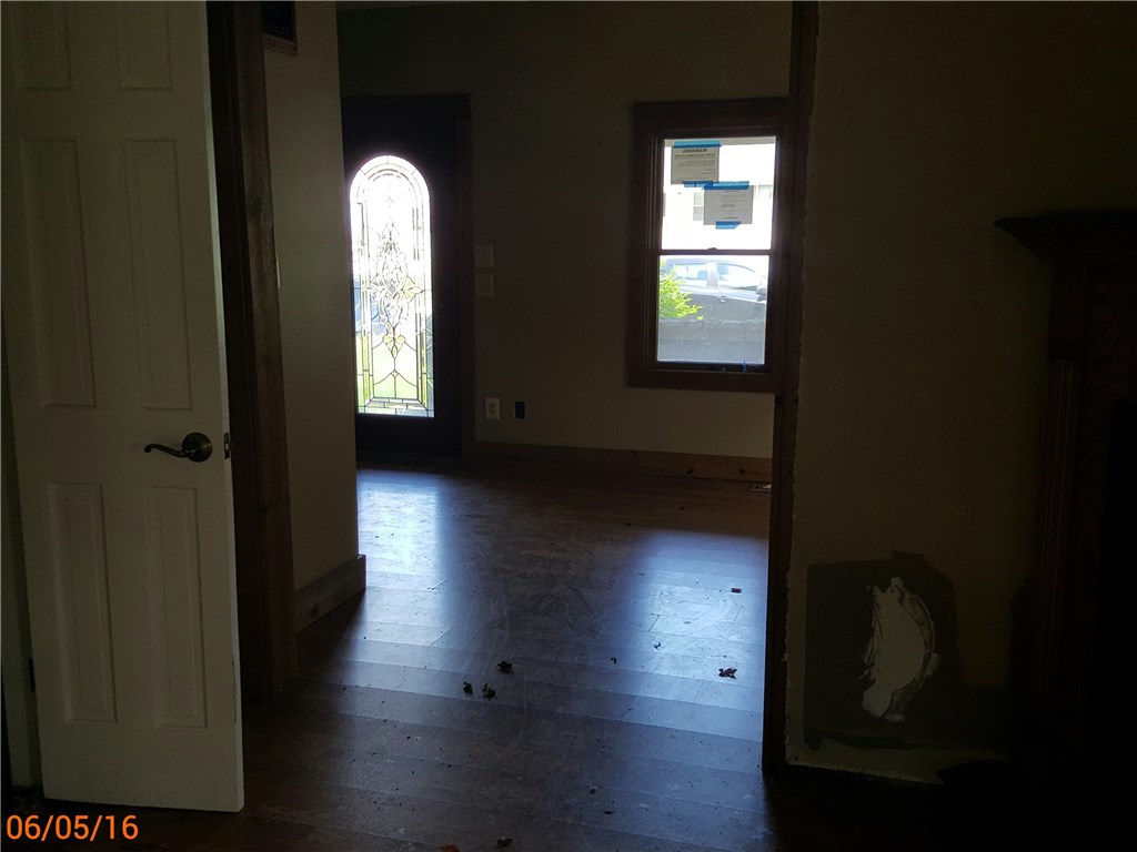 405 E Broadway Ave, Arcadia, IN 46030 photo 3