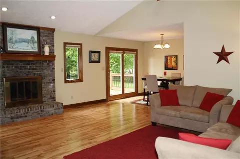 519 Summit Dr, Plainfield, IN 46168 photo 2