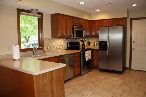 519 Summit Dr, Plainfield, IN 46168 photo 5
