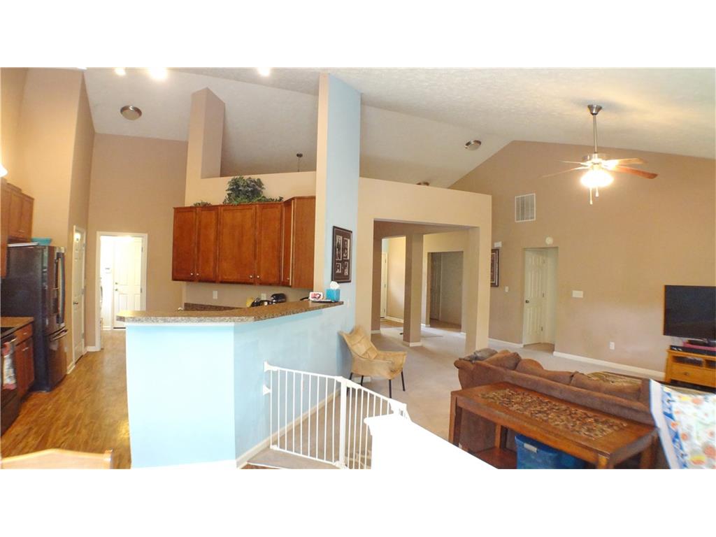 1345 Softwind Dr, Indianapolis, IN 46260 photo 8