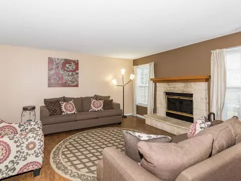 9451 W Quarter Moon Dr, Pendleton, IN 46064 photo 2