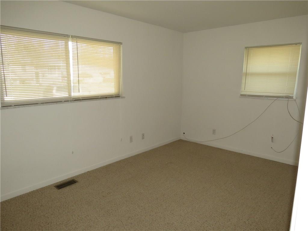 2733 Streamside Dr, Columbus, IN 47203 photo 6