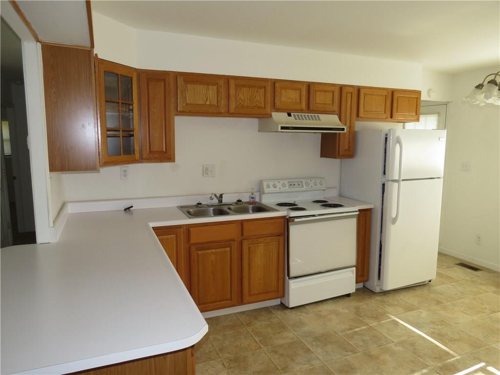 2733 Streamside Dr, Columbus, IN 47203 photo 4
