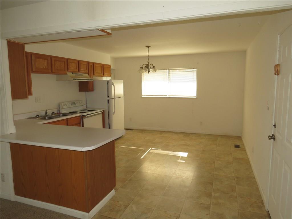 2733 Streamside Dr, Columbus, IN 47203 photo 3