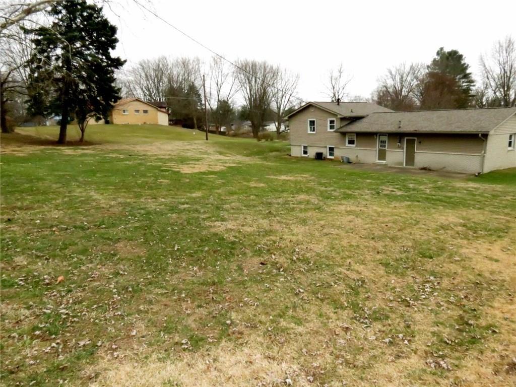 3031 Beech Ct, Columbus, IN 47203 photo 2