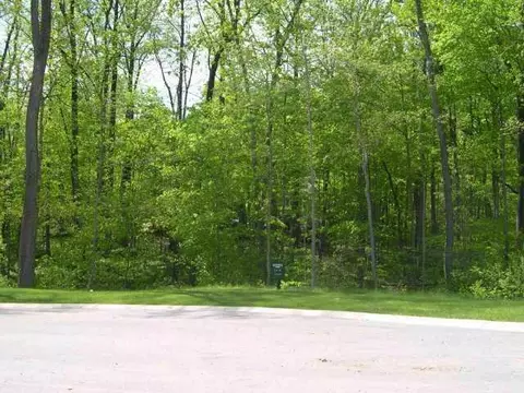 9308 Shady Bend Ct, Indianapolis, IN 46256