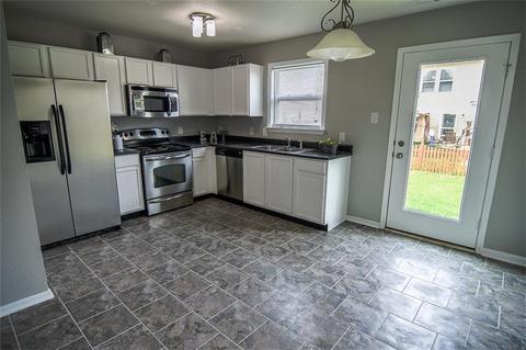 9562 W Constellation Dr, Pendleton, IN 46064 photo 1