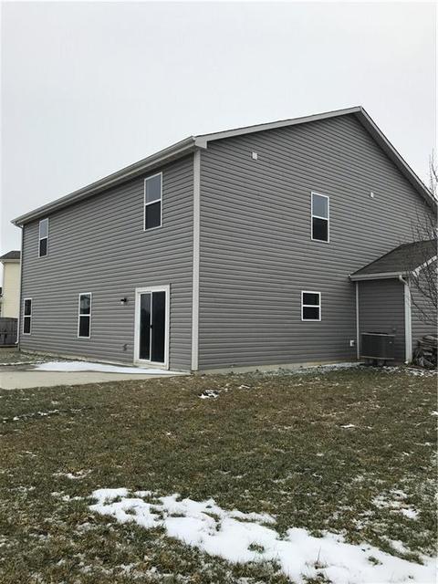 1816 Maplewood Ct, Pendleton, IN 46064 photo 2