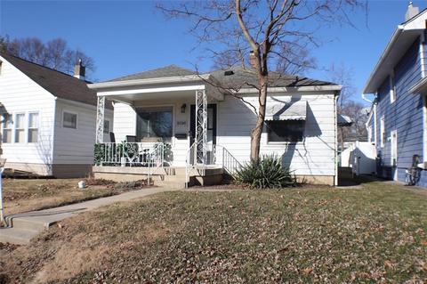 17 Speedway Homes For Sale Speedway In Real Estate Movoto