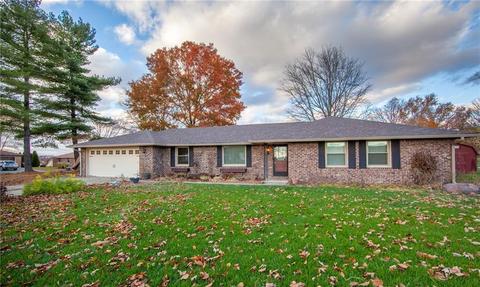 2864 W Deshong Dr, Pendleton, IN 46064 photo 1