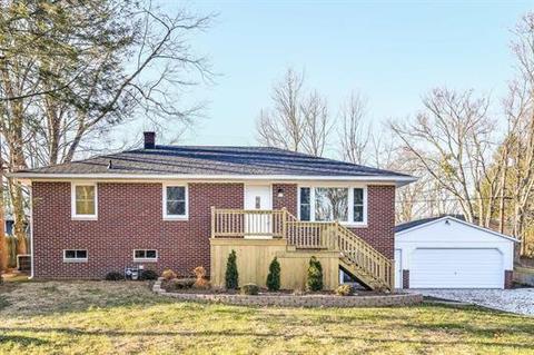 4209 E Deckard Dr, Bloomington, IN 47408 photo 1