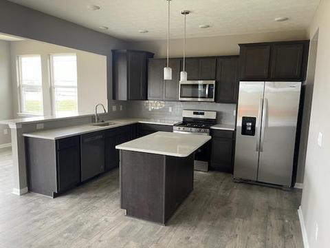 350 Waterford Ln, Pendleton, IN 46064 photo 2