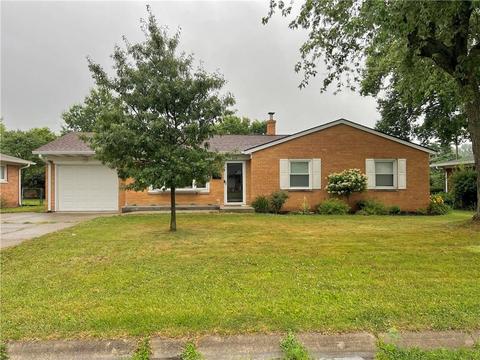 419 Simmons St, Plainfield, IN 46168 photo 1
