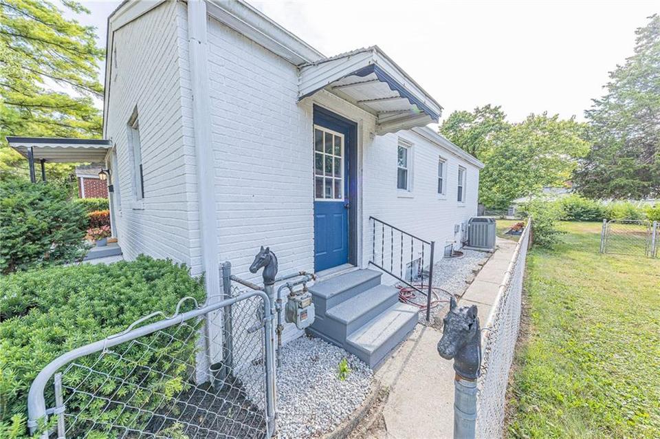  326 S Webster Ave, Indianapolis, IN 46219 photo 16