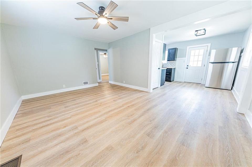  326 S Webster Ave, Indianapolis, IN 46219 photo 3